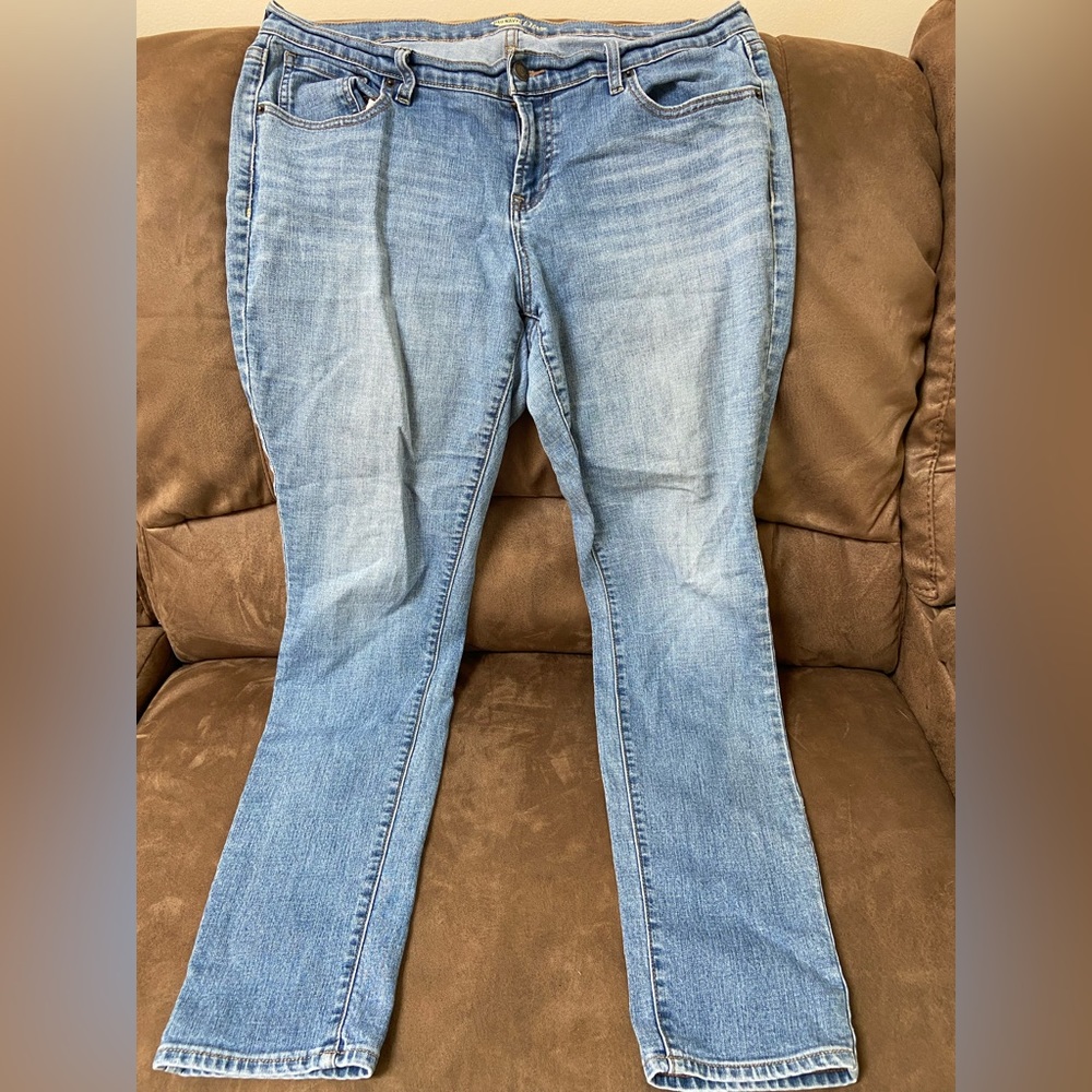 Old NAVY | Diva straight leg jean, medium wash, size 14